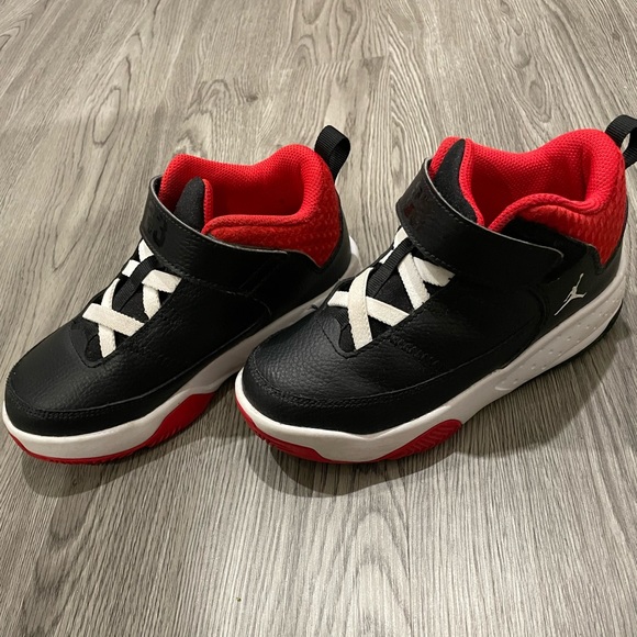 Jordan’s 23 (kids) - Picture 3 of 8